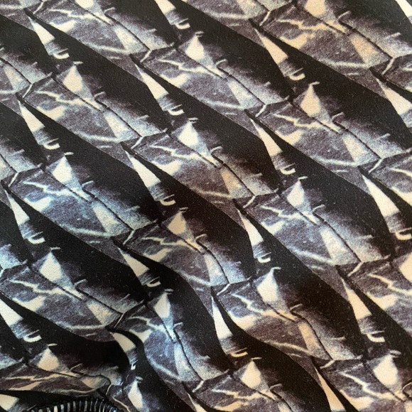 Lululemon Energy bra size 6 - Picture 5 of 6